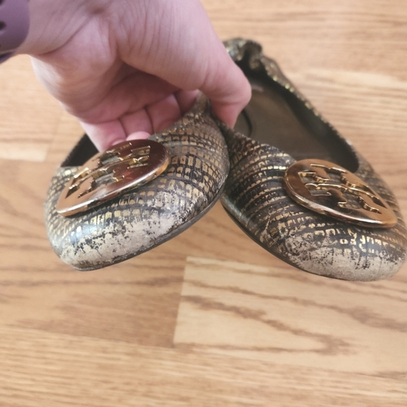 Tory Burch Black and Gold Flats, Size 8/True Size 7.5 - Picture 8 of 11